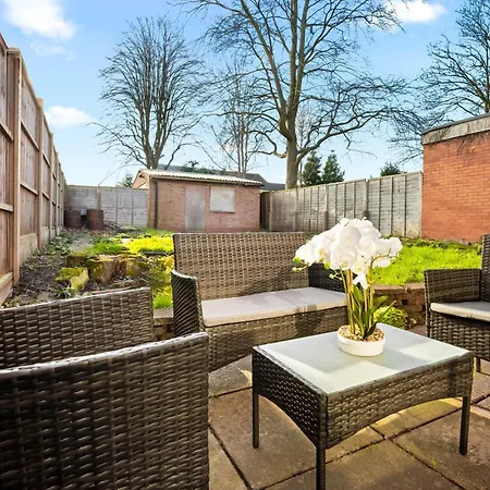 Luxury Four Bed House - Parking - Garden - Netflix 802w Holiday home Birmingham